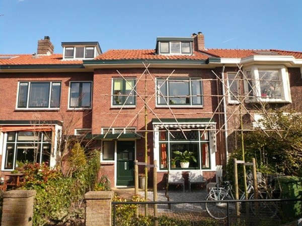 Met Raad en Daad